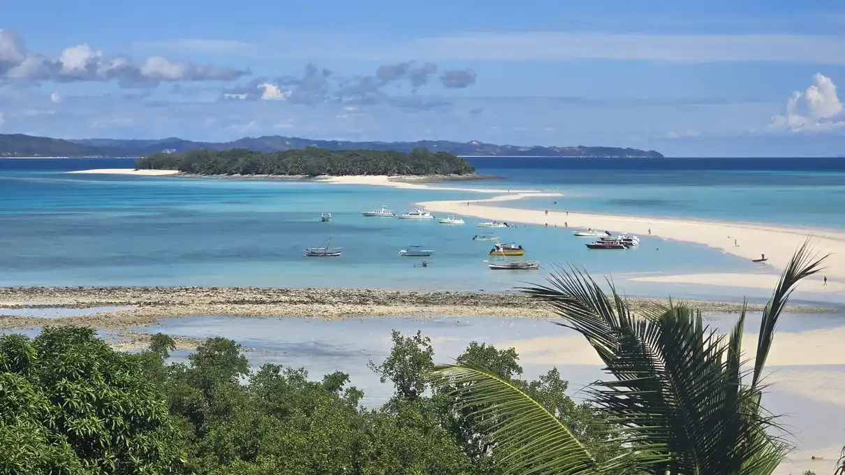 Lingua di sabbia di Nosy Iranja in Madagascar